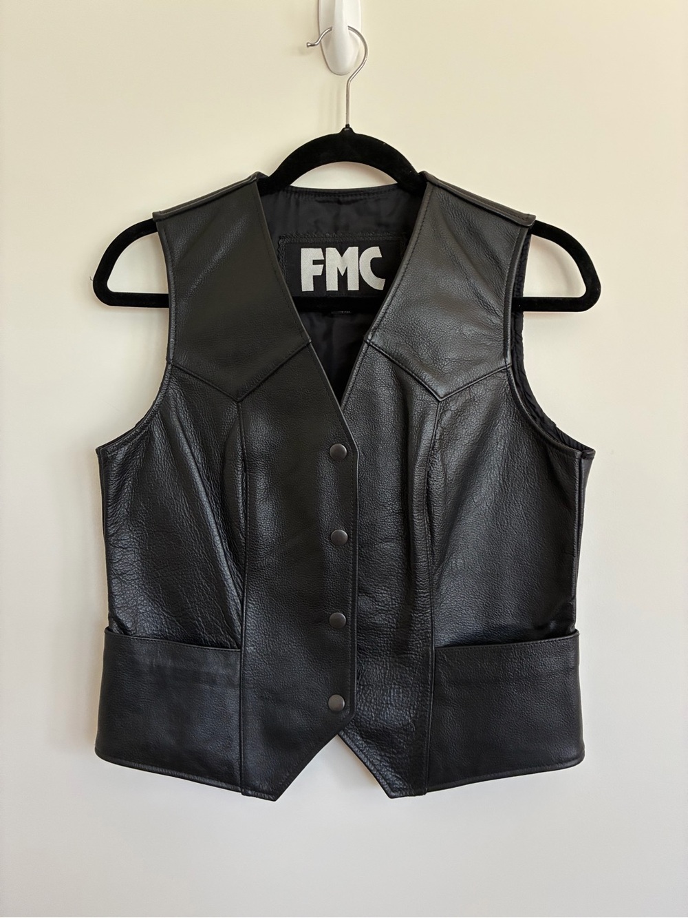 FMC Women’s Black Leather Snap Front vintage vest size small